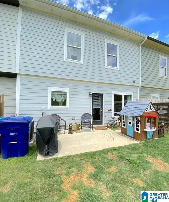 Building Photo - 581 Polo Way