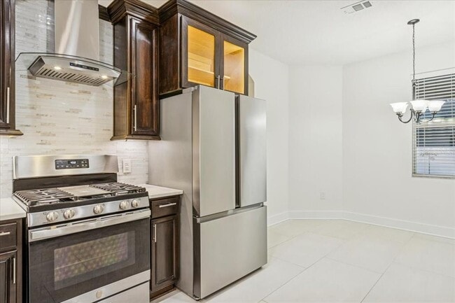 Building Photo - 516 Walking Fern Loop