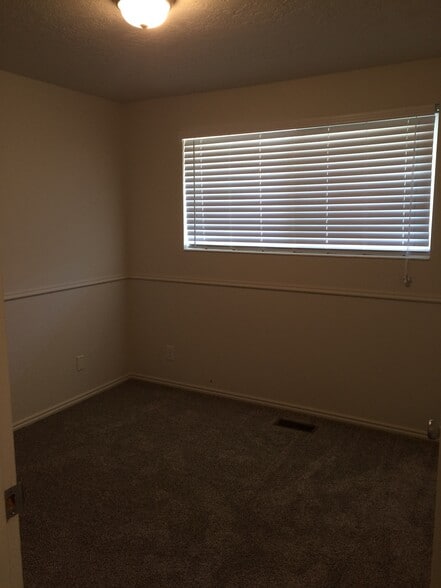 Building Photo - 2251 S 3500 W