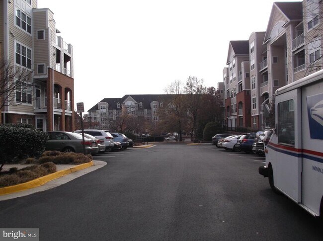Building Photo - 2710 Bellforest Ct
