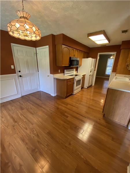 Building Photo - 15 Beaver Run Dr