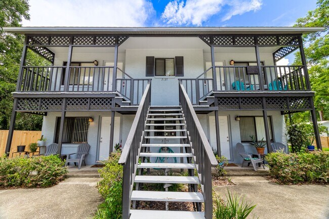 Building Photo - Cozy 1 bed / 1bath  Apartment located in T...
