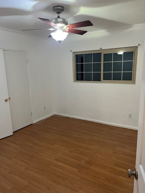 Building Photo - 814 E 6th St