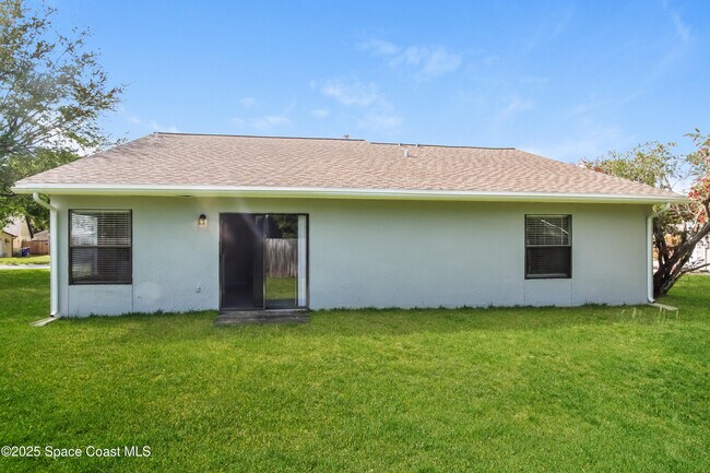 Building Photo - 1228 Sleepy Hollow Ln