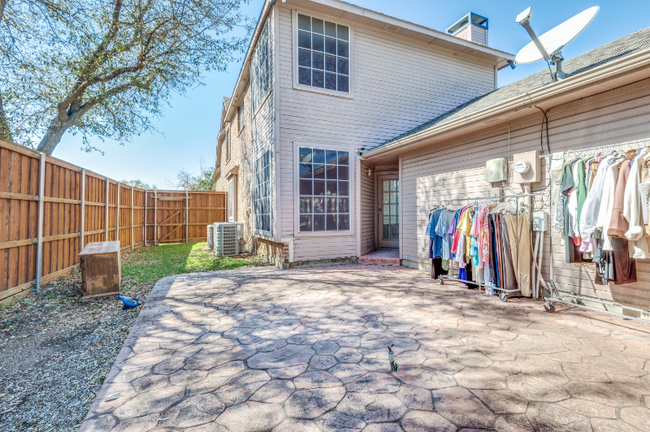 Building Photo - 18702 Riverstone Ct