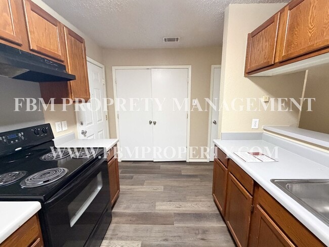 Building Photo - 804 Biloxi Dr