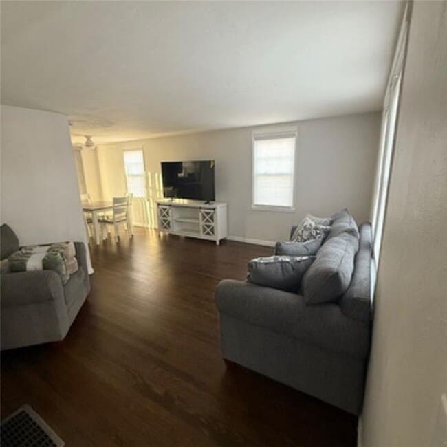 Building Photo - 349 Boulevard