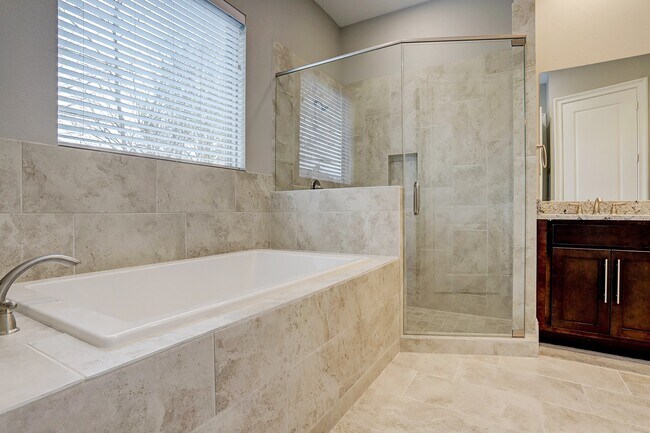 Building Photo - 4851 Benning Dr