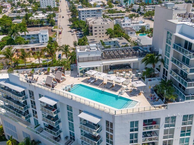 Building Photo - 401 N Birch Rd