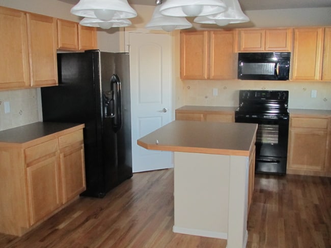 Building Photo - 427 Bow Creek Ln