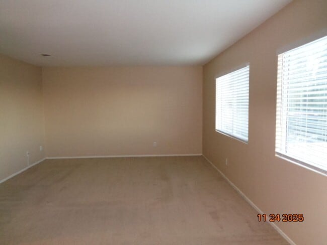 Building Photo - Gorgeous 2 Story Home Built in 1996 with 2476 sq. ft.