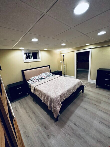 Main bedroom - 39 Bartholdi Ave