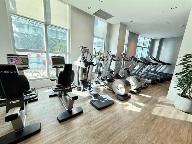 Building Photo - 1100 S Miami Ave