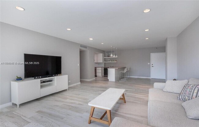 Building Photo - 2451 Brickell Bay Dr