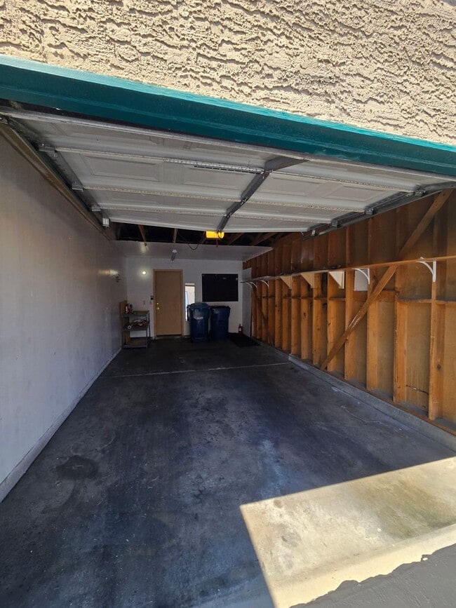 Building Photo - A Fabulous 2 Bed, 2 Bath, 1 Car Attached G...