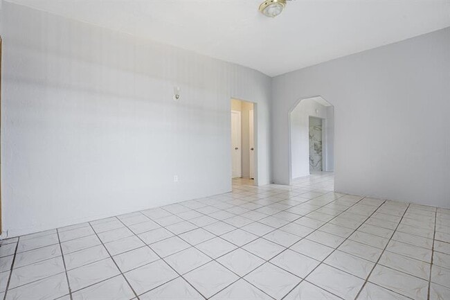 Building Photo - 430 NW 133rd St