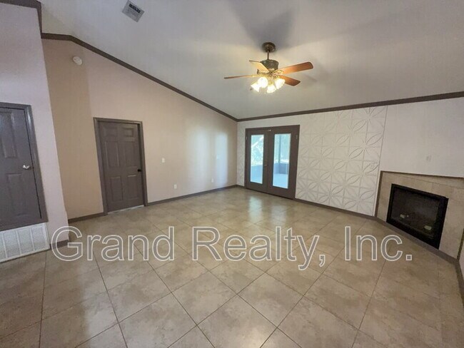 Building Photo - 5022 Patterson Ln