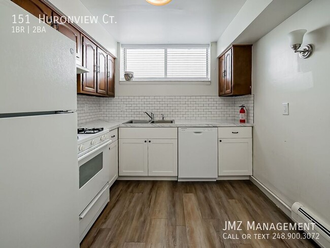 Building Photo - 151 Huronview Ct