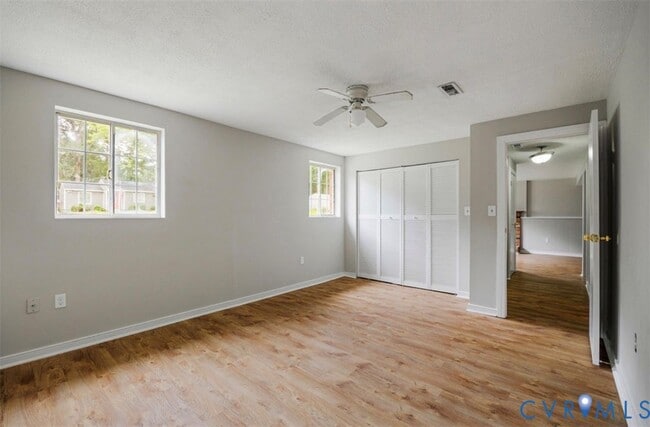 Building Photo - 5712 Willowbranch Dr