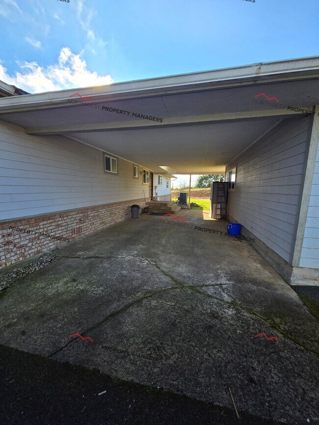 Building Photo - STATUS: *AVAILABLE* R285 | $2595 + $100 for well/septic maintenance