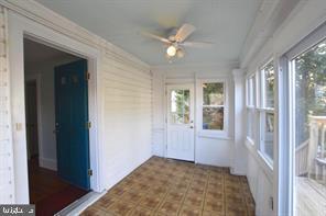 Building Photo - 909 Maplewood Ave