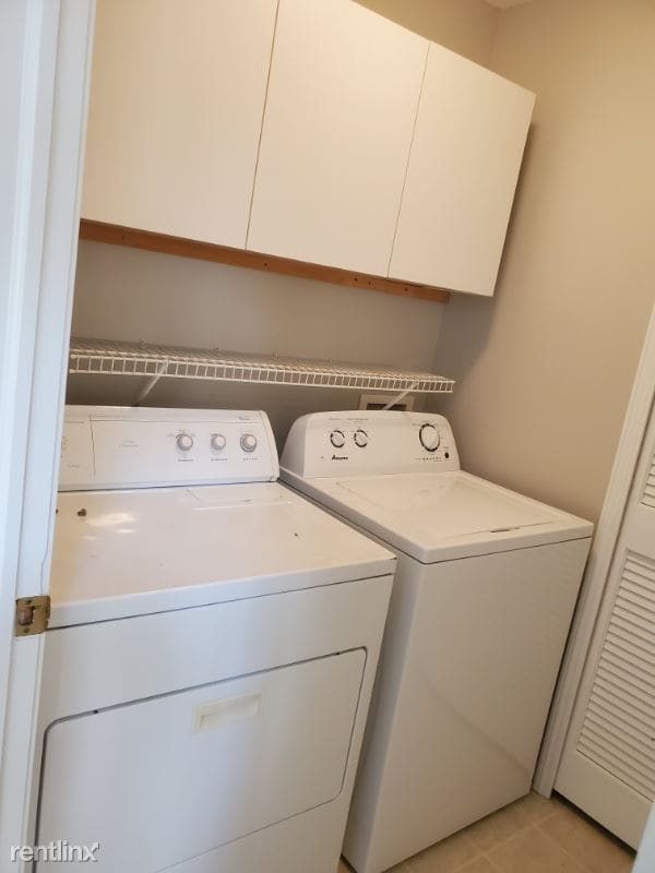 Building Photo - 3 br, 3 bath Condo - 16944 Farmington Rd
