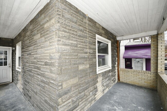 Building Photo - 1243 Evans St
