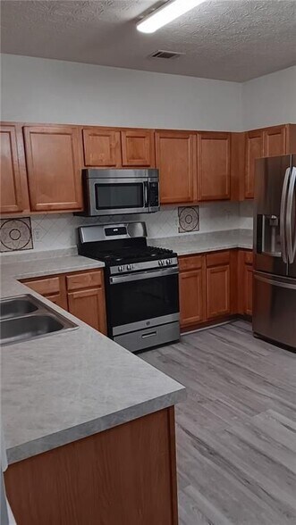 Building Photo - 1530 Viero Dr