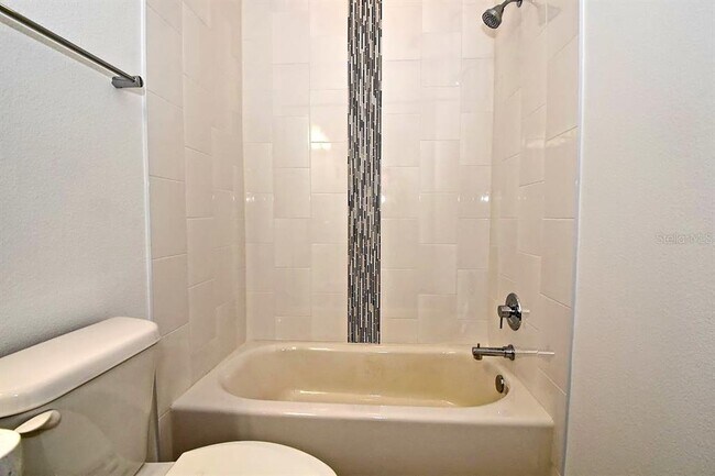 Building Photo - 1520 Lake George Dr