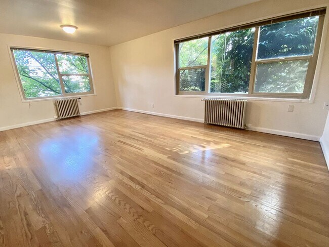 Interior Photo - Edgecliff