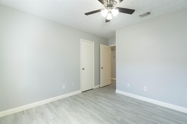 Building Photo - 9122 Benwick St