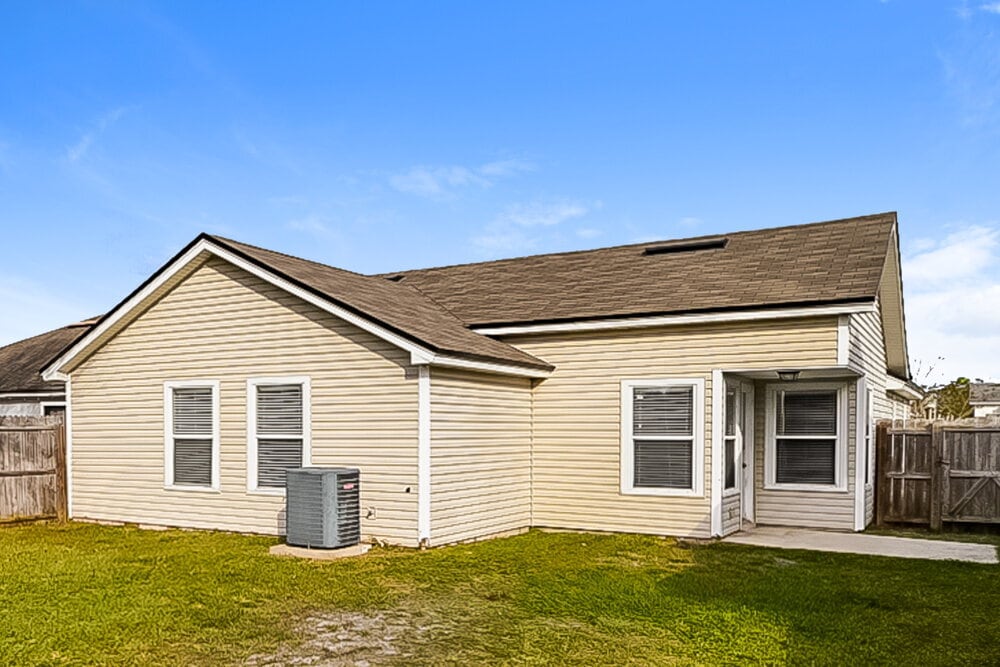 Building Photo - 12374 Mastin Cove Rd