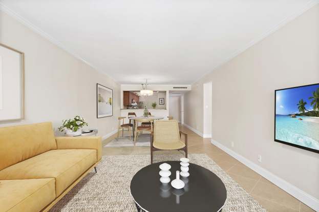Building Photo - 4 Royal Palm Way