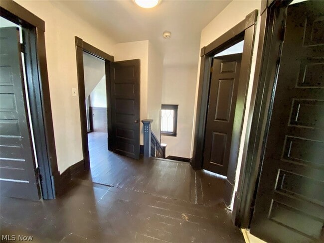 Building Photo - 390 Doyle St