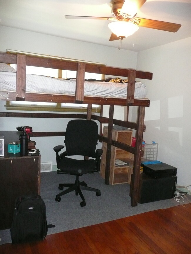 Building Photo - 2909 S 76th St