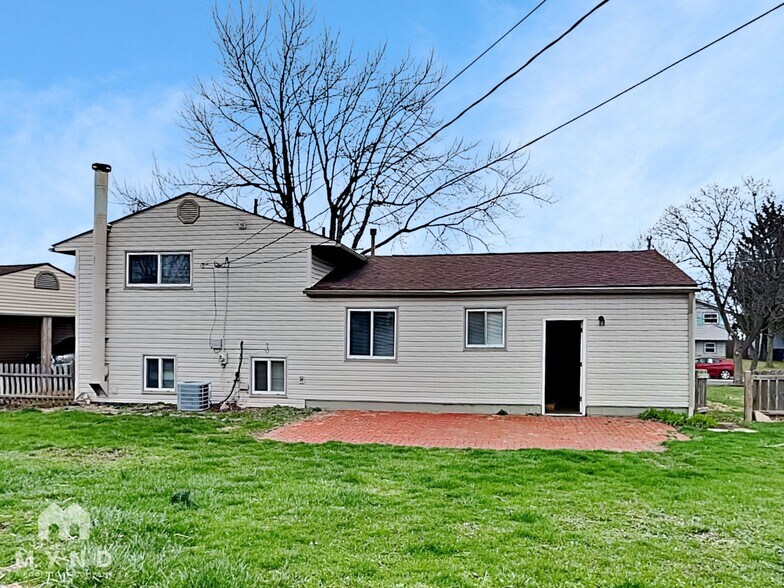 Building Photo - 4539 Paxton Dr S