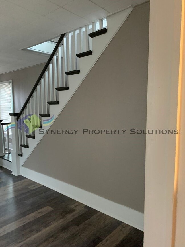 Building Photo - Galion Home