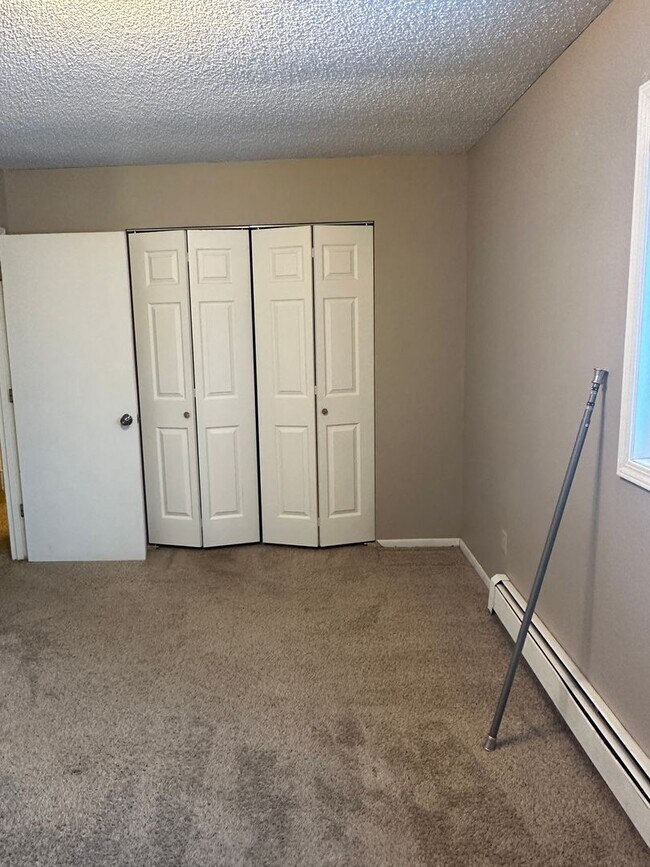 Building Photo - 4943-4945 Vance Dr - SL70/30