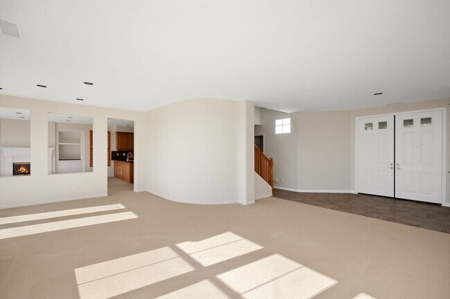 Building Photo - Exclusive Pelican Ridge Home.