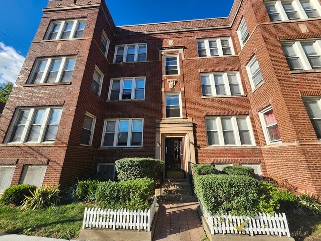 Primary Photo - 10954 S Vernon Ave