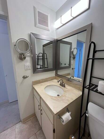 Bathroom - B - 3045 Ala Napuaa Pl