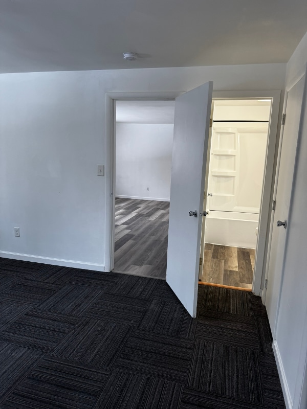 Building Photo - 460 Wells Dr