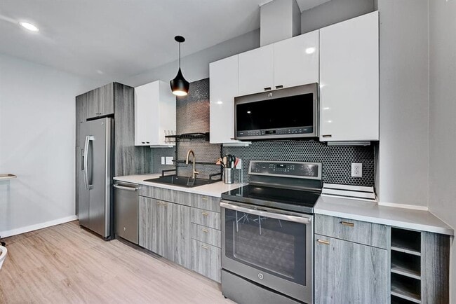 Building Photo - 4361 S Congress Ave