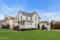 Building Photo - 323 Roosevelt Ave