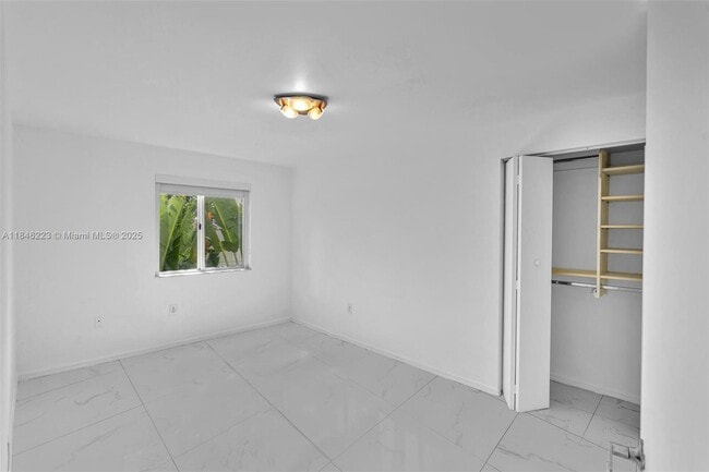 Building Photo - 10065 Bay Harbor Terrace