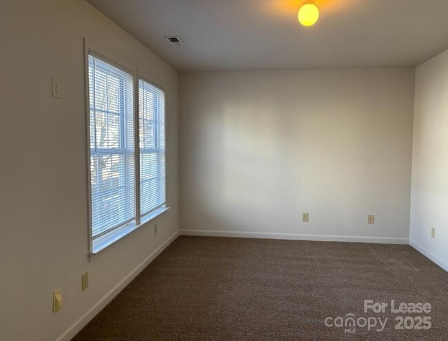 Building Photo - 1124 New Day Ct