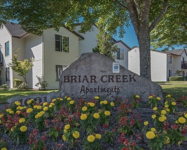 Building Photo - 1001 NE Briarcreek Way