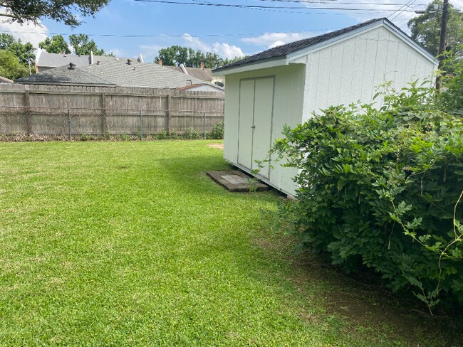 Building Photo - 309 S Wakefield Dr