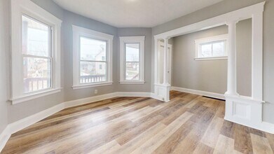 Building Photo - Lorain/W.73 neighborhood, updated 3 bed/1 bath single family house.