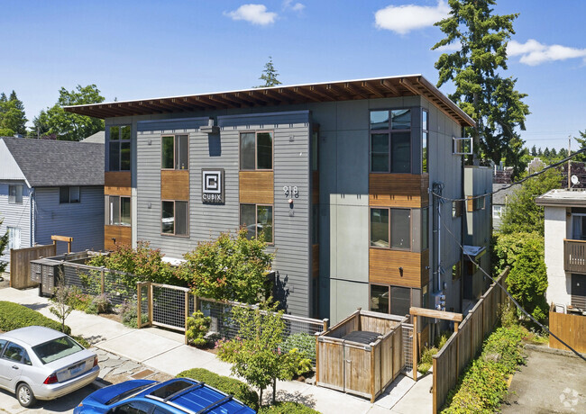 Building Photo - Cubix 103